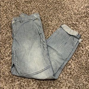 Striped cropped pants